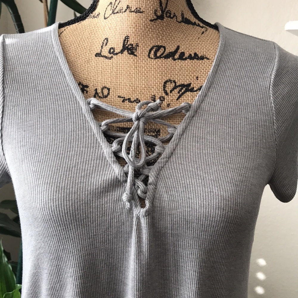 NWT Hollister Shirt. - Picture 2 of 9